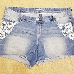 Amethyst sz 18 shorts